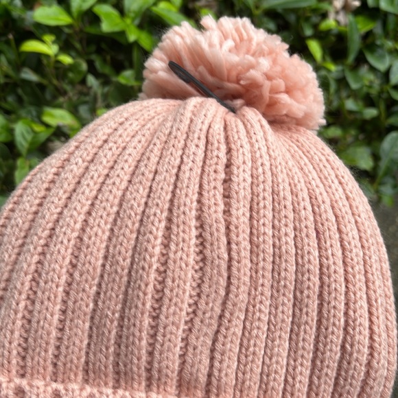 NWT Heat Holders Pink Thermal Hat w/ Heatwaver Insulation & Pom Pom One Size - Picture 8 of 9